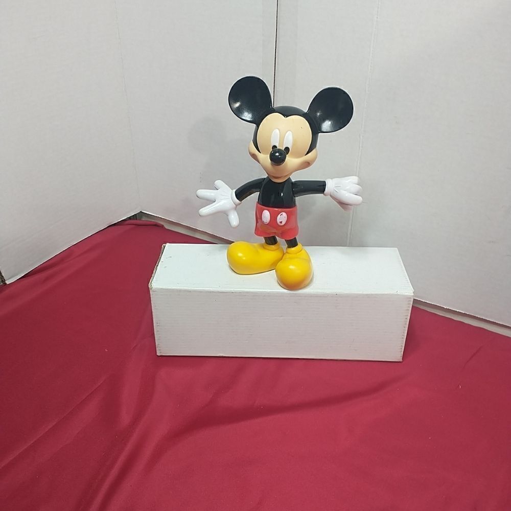 Vtg Walt Disney Attraction Mickey Mouse Hard Plastic Figure . Condition is Used. - Picture 10 of 10